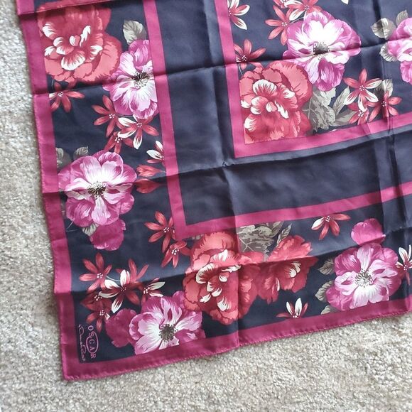 Oscar de la Renta Square Floral Satin scarf wrap - Picture 9 of 14